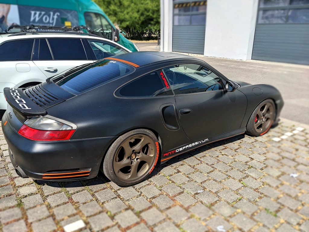 Hochwertige Scheibentönung an einem Porsche 911